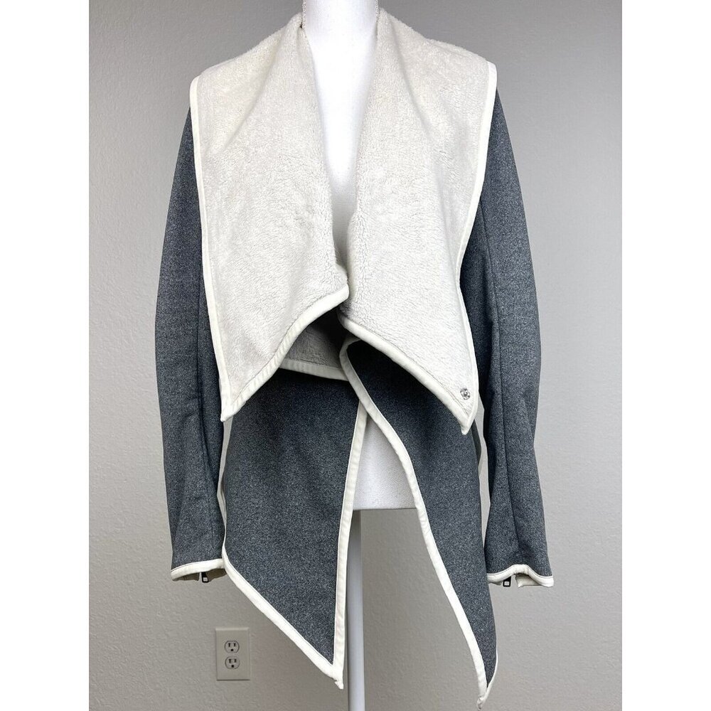 LULULEMON Womens SIZE 2 Presence of Mind Fleece Wrap JACKET Polar Cream Gray EUC
